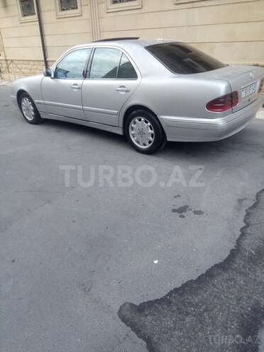 Mercedes E 270 2001, 295,000 km - 2.7 l - Bakı