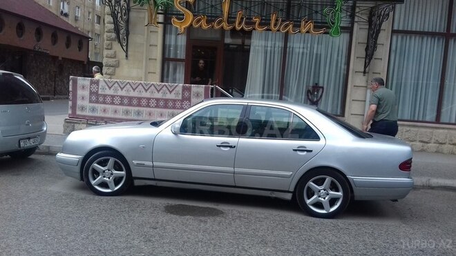 Mercedes E 240 1998, 380,000 km - 2.4 l - Bakı