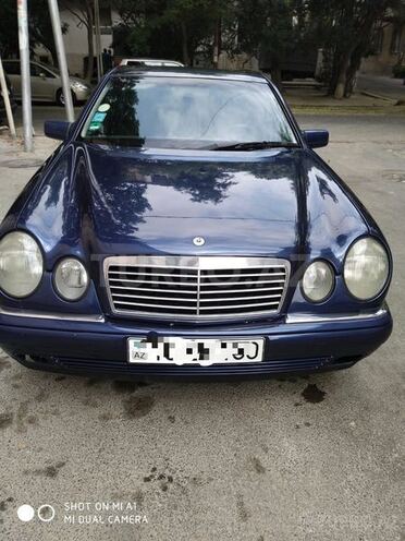 Mercedes E 240 1999, 330,000 km - 2.4 l - Bakı