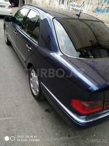 Mercedes E 240 1999, 330,000 km - 2.4 l - Bakı