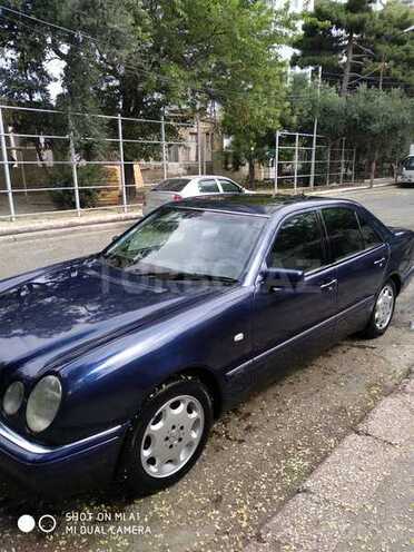 Mercedes E 240 1999, 330,000 km - 2.4 l - Bakı