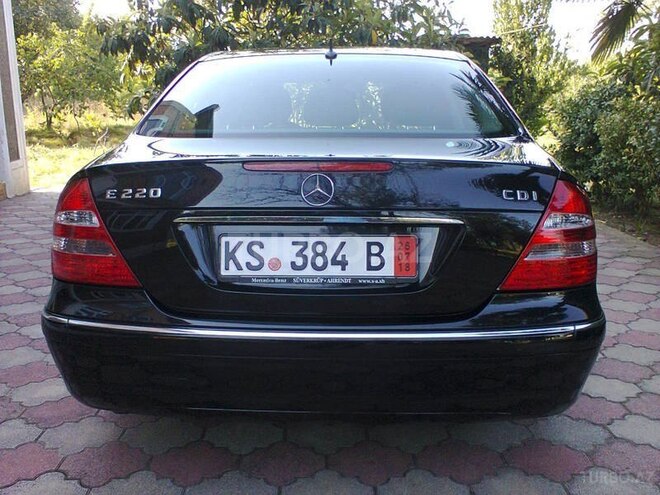 Mercedes E 220 2006, 295,000 km - 2.2 л - Bakı