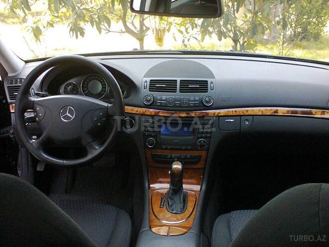 Mercedes E 220 2006, 295,000 km - 2.2 л - Bakı