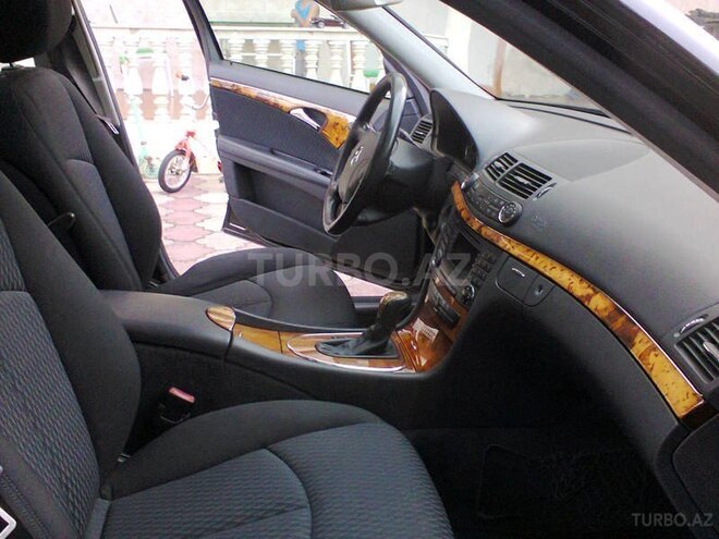 Mercedes E 220 2006, 295,000 km - 2.2 л - Bakı