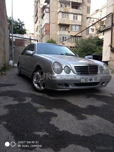 Mercedes E 240 2000, 230,600 km - 2.4 l - Bakı