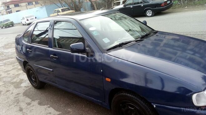 Volkswagen Polo 1999, 226,000 km - 1.6 l - Bakı