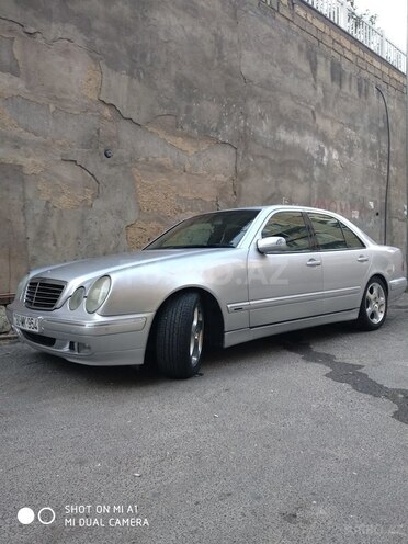 Mercedes E 240 2000, 230,600 km - 2.4 l - Bakı