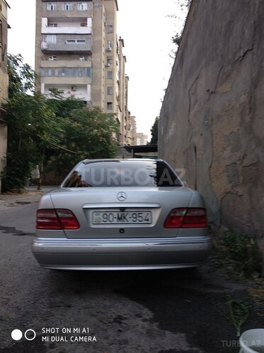 Mercedes E 240 2000, 230,600 km - 2.4 l - Bakı