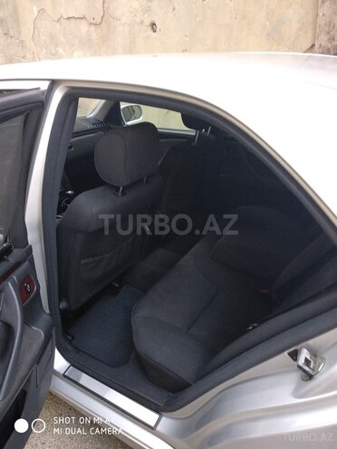 Mercedes E 240 2000, 230,600 km - 2.4 l - Bakı