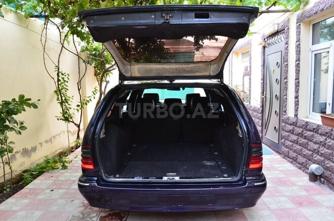 Mercedes E 320 1999, 357,777 km - 3.2 l - Bakı