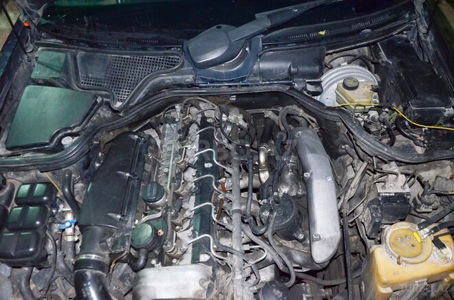 Mercedes E 320 1999, 357,777 km - 3.2 l - Bakı