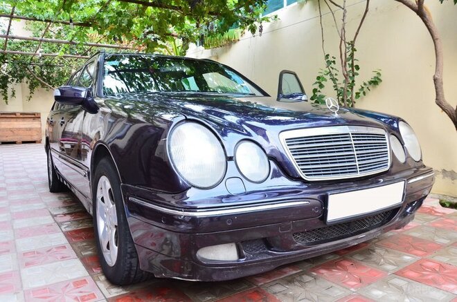 Mercedes E 320 1999, 357,777 km - 3.2 l - Bakı