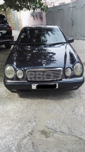 Mercedes E 220 1999, 250,000 km - 2.2 л - Bakı