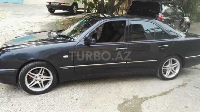 Mercedes E 220 1999, 250,000 km - 2.2 л - Bakı