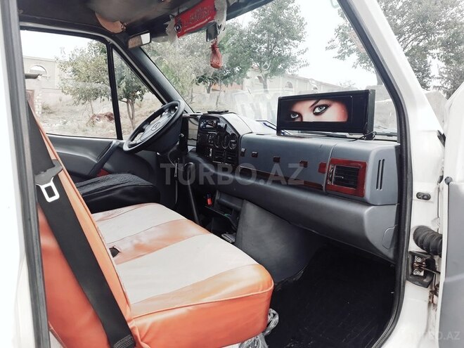 Mercedes Sprinter 412 1999, 1,000,000 km - 2.9 l - Qazax