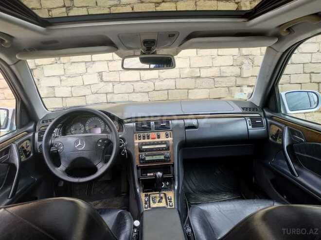 Mercedes E 320 2000, 223,456 km - 3.2 l - Bakı