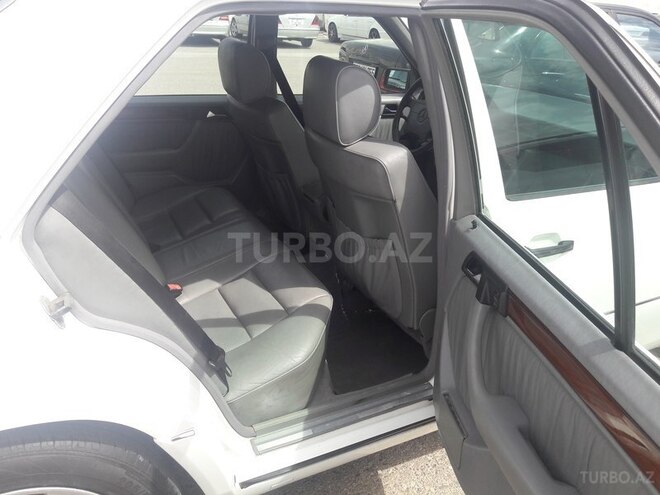 Mercedes E 320 1995, 220,000 km - 3.0 l - Bakı