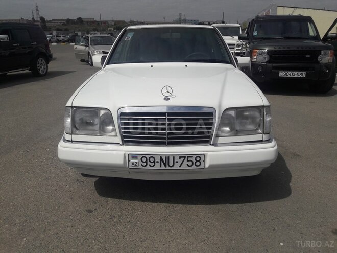 Mercedes E 320 1995, 220,000 km - 3.0 l - Bakı