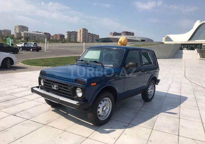LADA (VAZ) Niva 2015, 133,000 km - 0.8 l - Quba