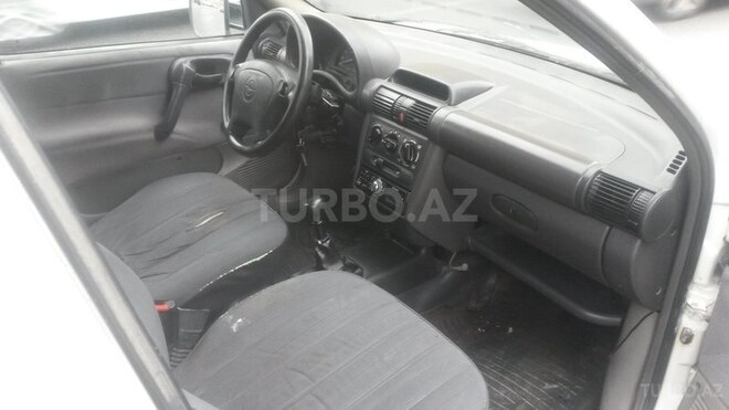 Opel Corsa 1995, 235,000 km - 1.7 л - Bakı