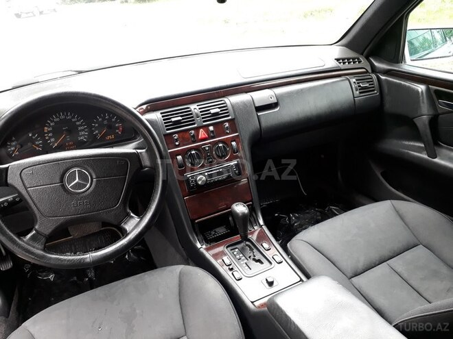 Mercedes E 200 1997, 271,000 km - 2.0 l - Gəncə