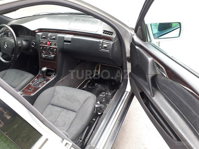 Mercedes E 200 1997, 271,000 km - 2.0 l - Gəncə