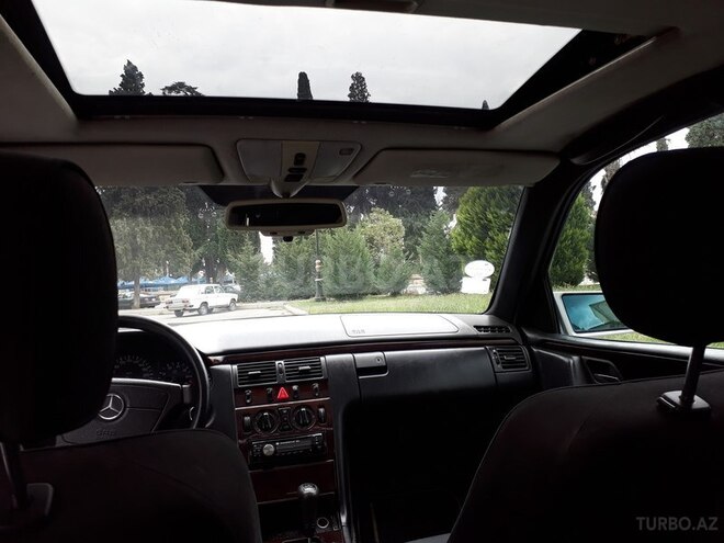 Mercedes E 200 1997, 271,000 km - 2.0 l - Gəncə