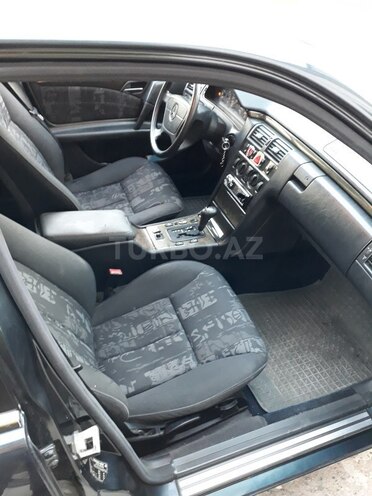Mercedes E 200 1997, 183,000 km - 0.2 l - Gəncə