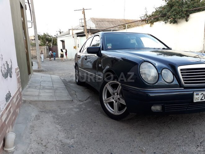 Mercedes E 200 1997, 183,000 km - 0.2 l - Gəncə
