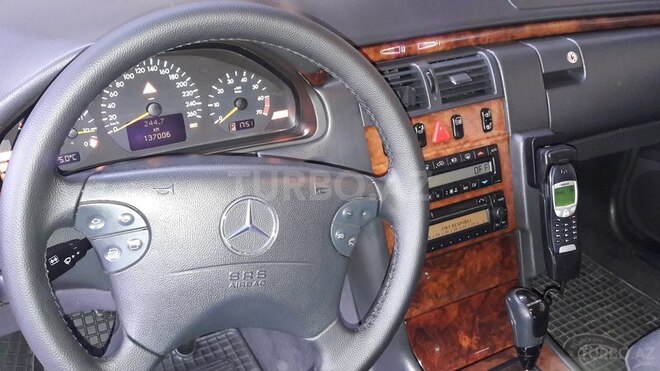 Mercedes E 280 2001, 138,000 km - 2.8 l - Şəmkir
