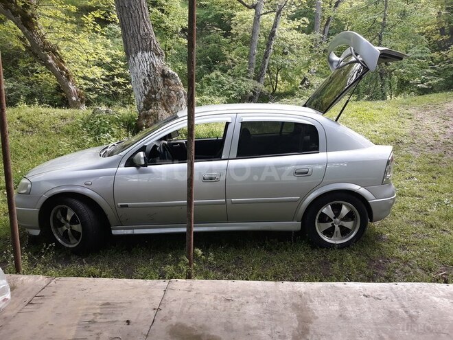 Opel Astra 2002, 200 km - 14.0 л - Gəncə