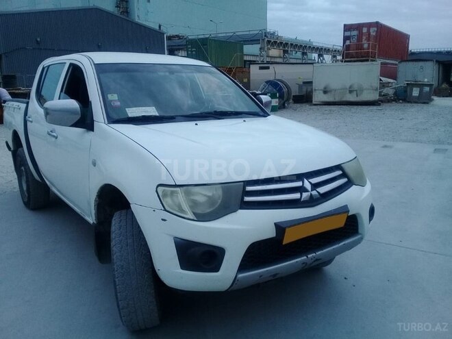 Mitsubishi L200 2010, 413,000 km - 2.5 l - Bakı