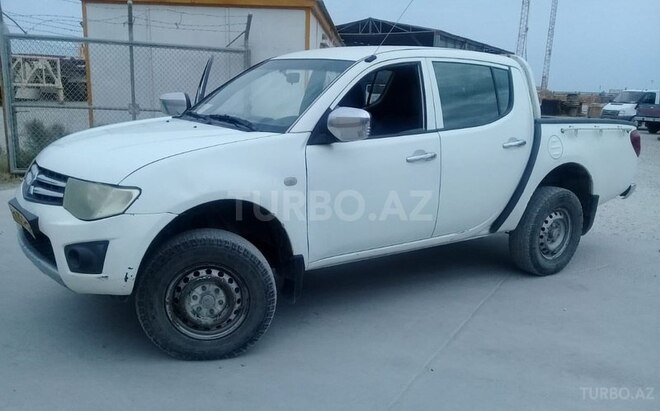 Mitsubishi L200 2010, 413,000 km - 2.5 l - Bakı