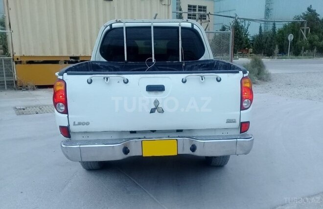 Mitsubishi L200 2010, 413,000 km - 2.5 l - Bakı