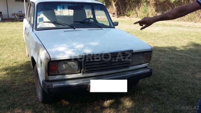 LADA (VAZ) 2107 2003, 82,045 km - 1.6 l - Salyan