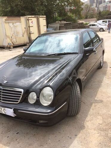 Mercedes E 240 2001, 316,718 km - 2.6 l - Bakı