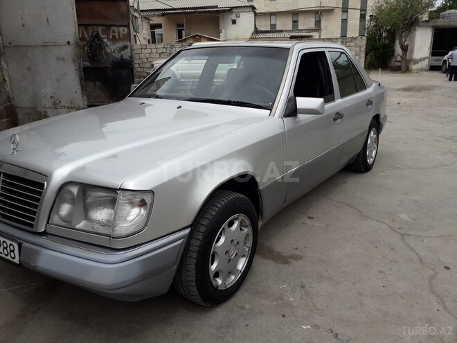 Mercedes E 200 1993, 423,500 km - 2.0 l - Bakı