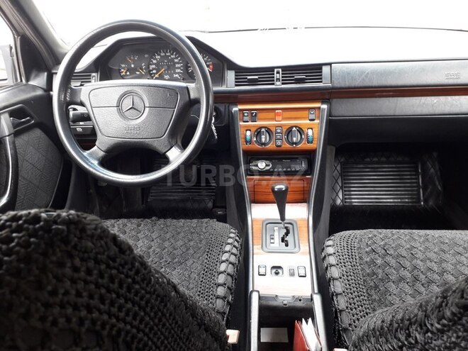 Mercedes E 200 1993, 423,500 km - 2.0 l - Bakı