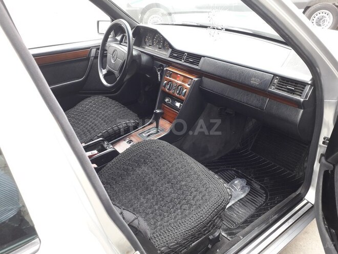 Mercedes E 200 1993, 423,500 km - 2.0 l - Bakı