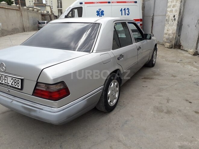 Mercedes E 200 1993, 423,500 km - 2.0 l - Bakı