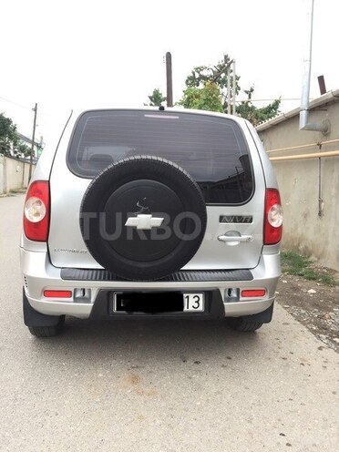 Chevrolet Niva 2011, 273,000 km - 1.7 l - Quba
