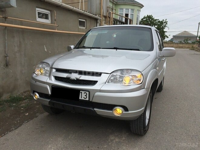 Chevrolet Niva 2011, 273,000 km - 1.7 l - Quba