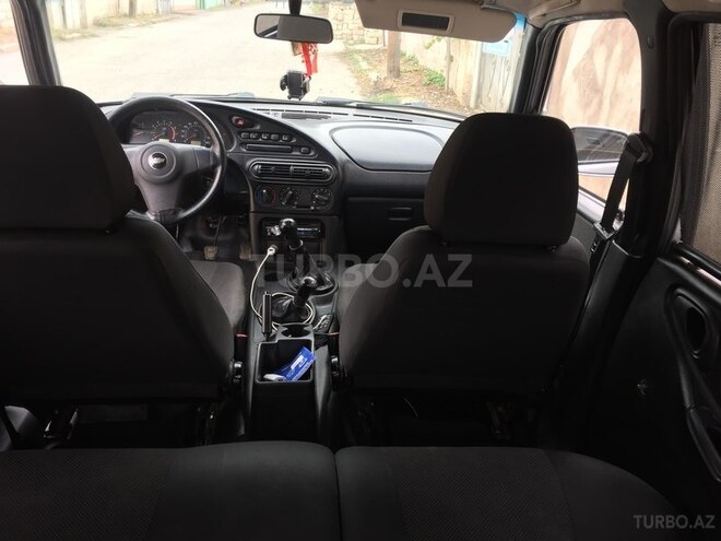 Chevrolet Niva 2011, 273,000 km - 1.7 l - Quba