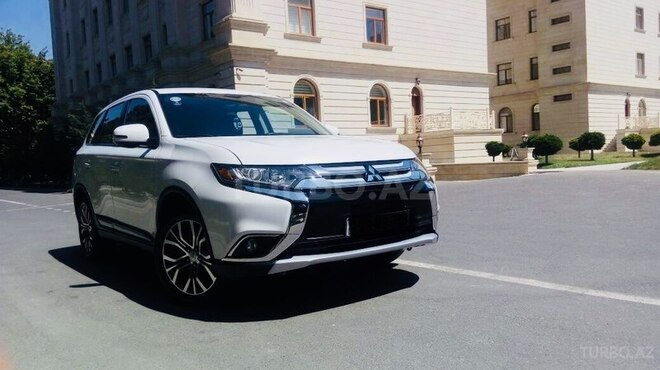 Mitsubishi Outlander 2016, 26,800 km - 2.4 л - Bakı