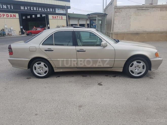 Mercedes C 230 1997, 179,000 km - 2.3 l - Bakı