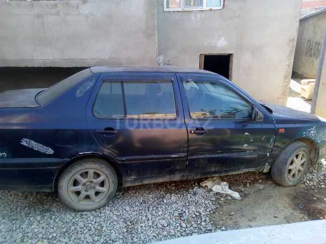 Volkswagen Vento 1993, 200,000 km - 1.8 l - Bakı