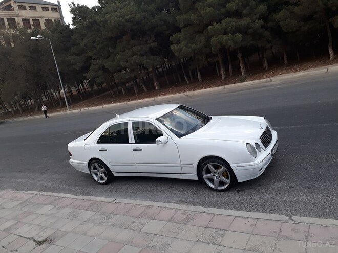 Mercedes E 220 1999, 276,000 km - 2.2 l - Bakı