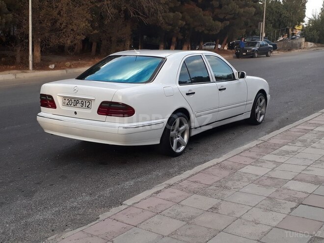 Mercedes E 220 1999, 276,000 km - 2.2 l - Bakı