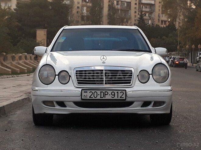 Mercedes E 220 1999, 276,000 km - 2.2 l - Bakı