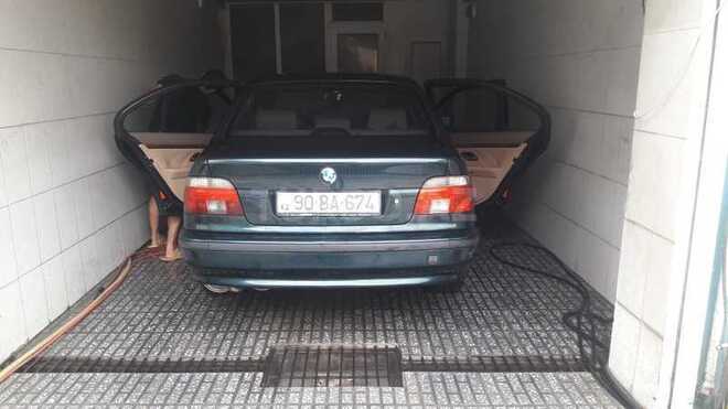 BMW 528 1998, 300,000 km - 2.8 l - Bakı